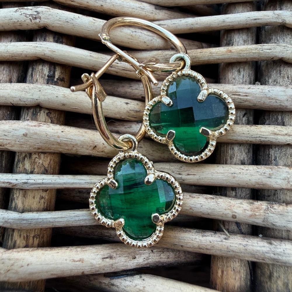 Clover Earrings clover-shaped huggie hoop stone gold-green glass crystal Elegant